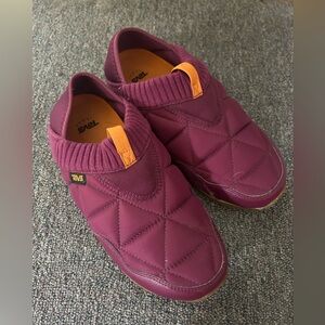 Teva ReEmber shoes, size 8